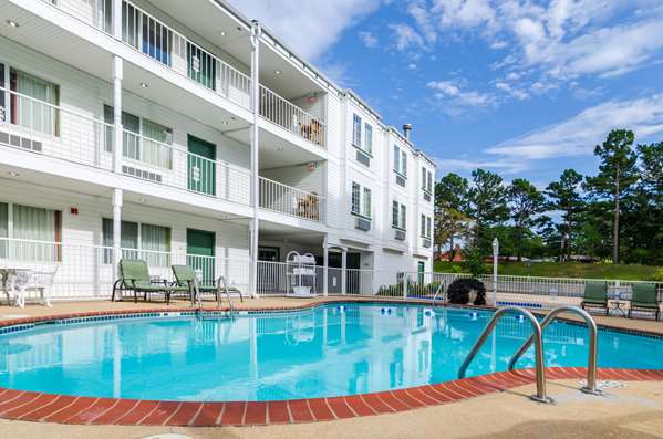 Pool - Quality Inn Eureka Springs