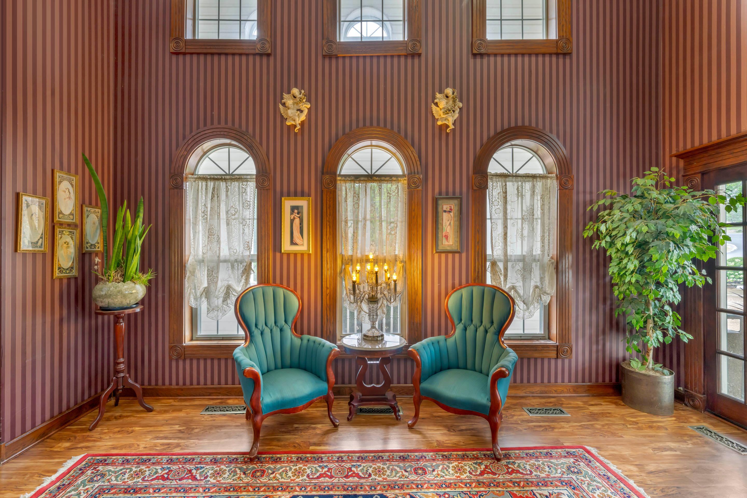 Hotel lobby | Quality Inn Eureka Springs South