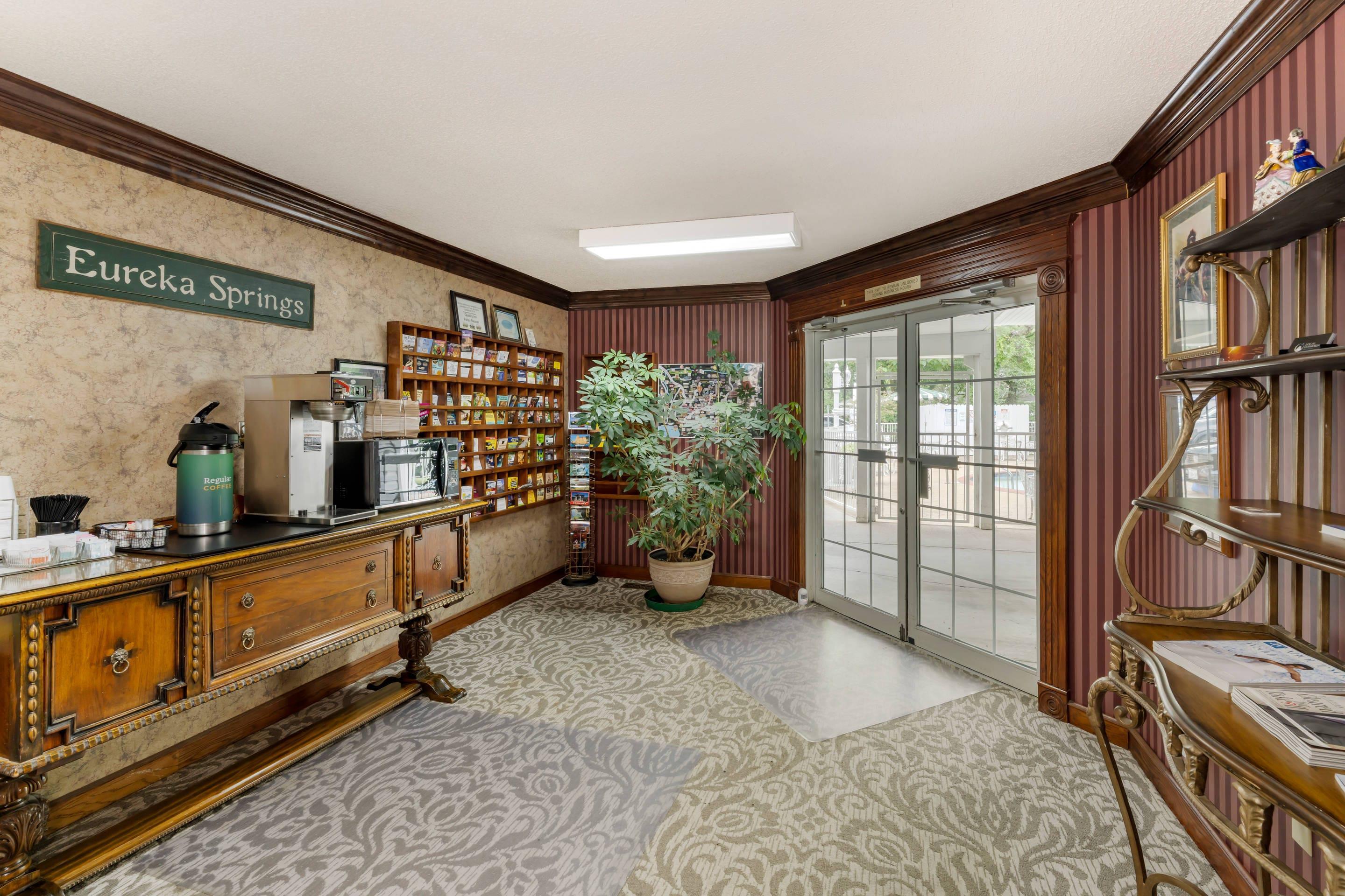 Lobby | Quality Inn Eureka Springs South