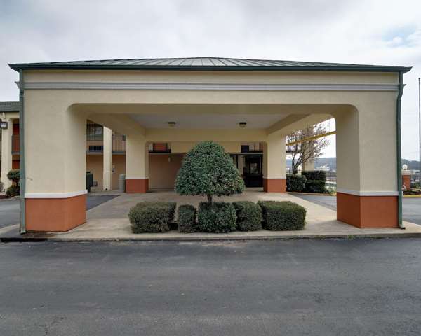 Exterior view - Quality Inn & Suites Clarksville - I-40, Exit 58