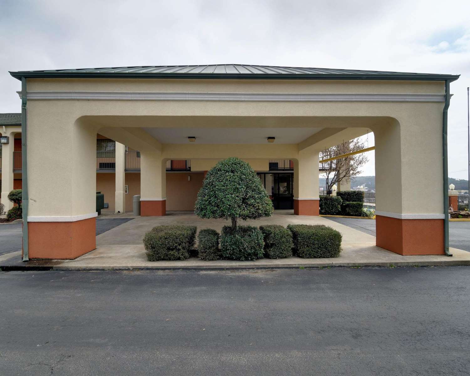 Quality Inn & Suites Clarksville, AR See Discounts