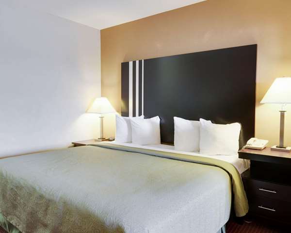  - Quality Inn & Suites Clarksville - I-40, Exit 58