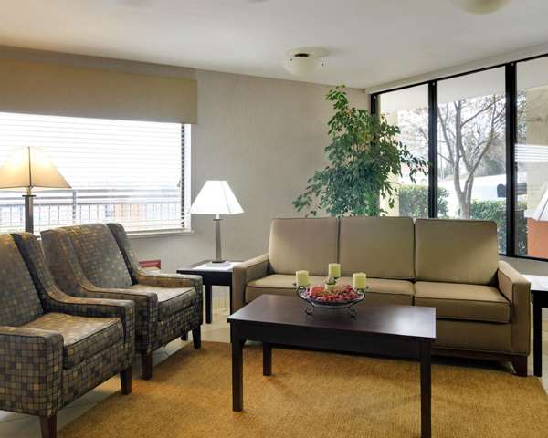  - Quality Inn & Suites Clarksville - I-40, Exit 58