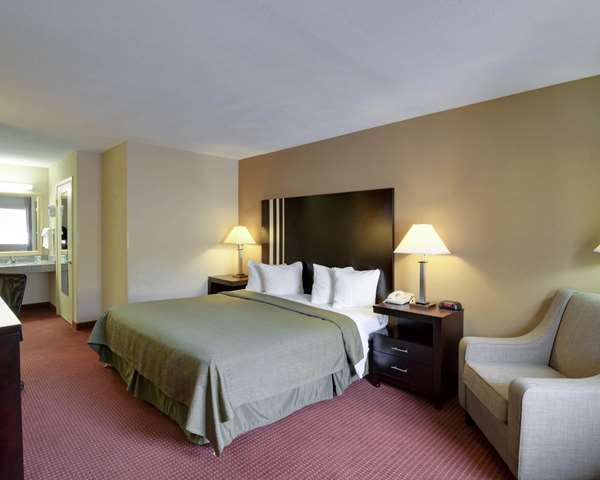  - Quality Inn & Suites Clarksville - I-40, Exit 58