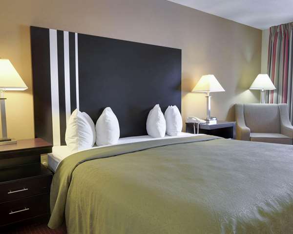  - Quality Inn & Suites Clarksville - I-40, Exit 58