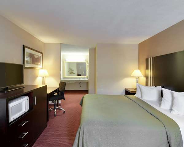  - Quality Inn & Suites Clarksville - I-40, Exit 58