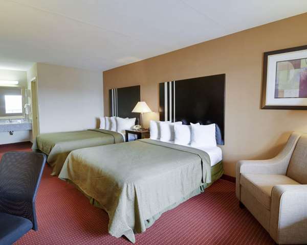  - Quality Inn & Suites Clarksville - I-40, Exit 58
