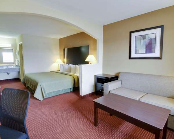 Suite - Quality Inn & Suites Clarksville - I-40, Exit 58