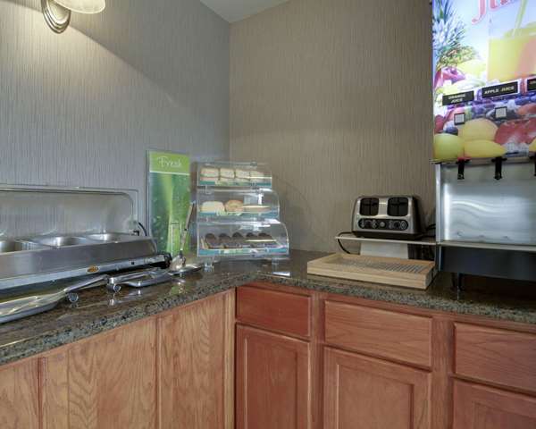 Amenities - Quality Inn & Suites Clarksville - I-40, Exit 58