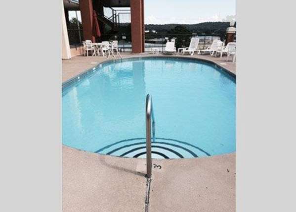 Pool - Quality Inn & Suites Clarksville - I-40, Exit 58
