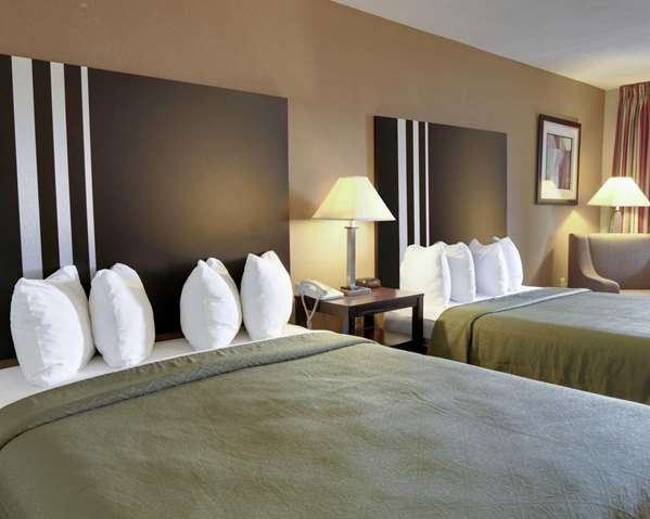  - Quality Inn & Suites Clarksville - I-40, Exit 58