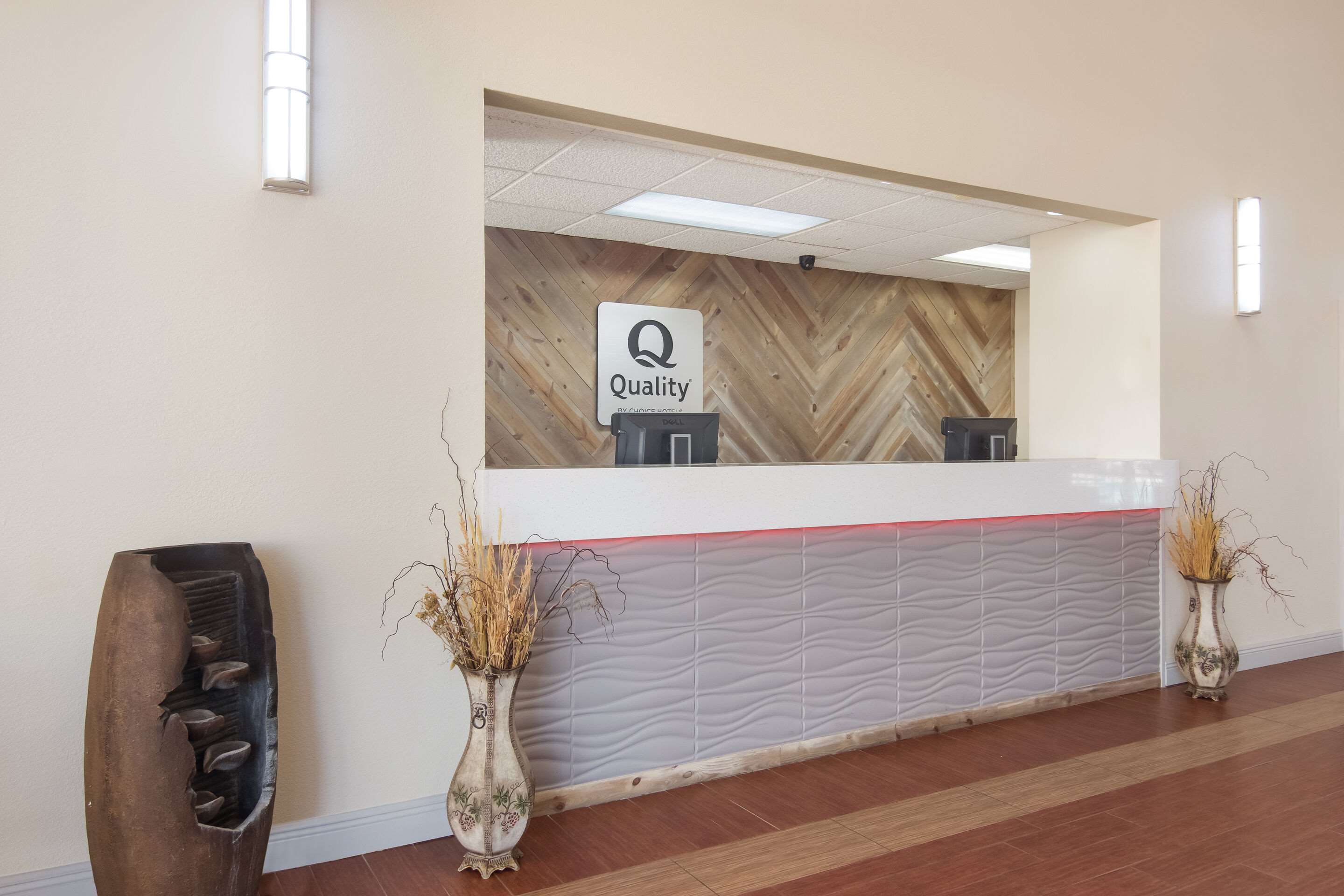 Front desk | Quality Inn Magnolia