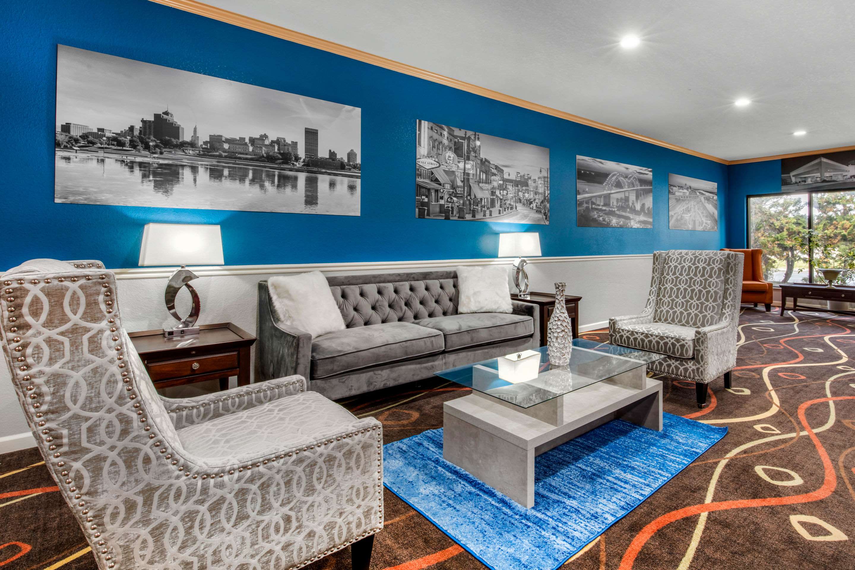 Lobby with sitting area