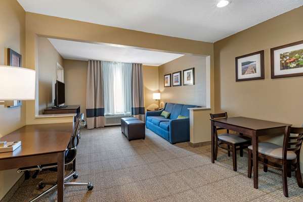 Suite - Comfort Inn & Suites Bryant - I-30, Exit 123