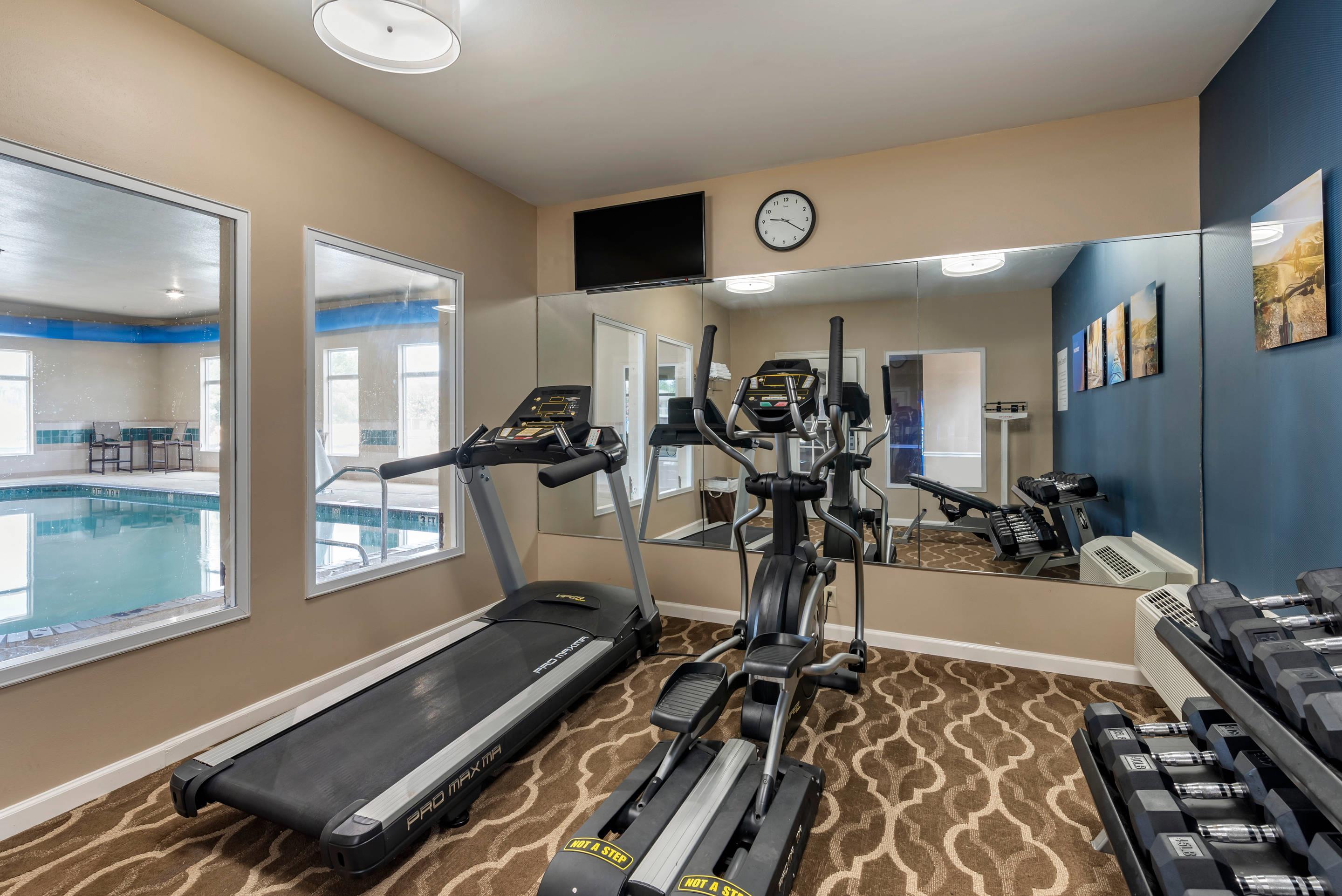 Fitness center | Comfort Inn & Suites Bryant - Benton