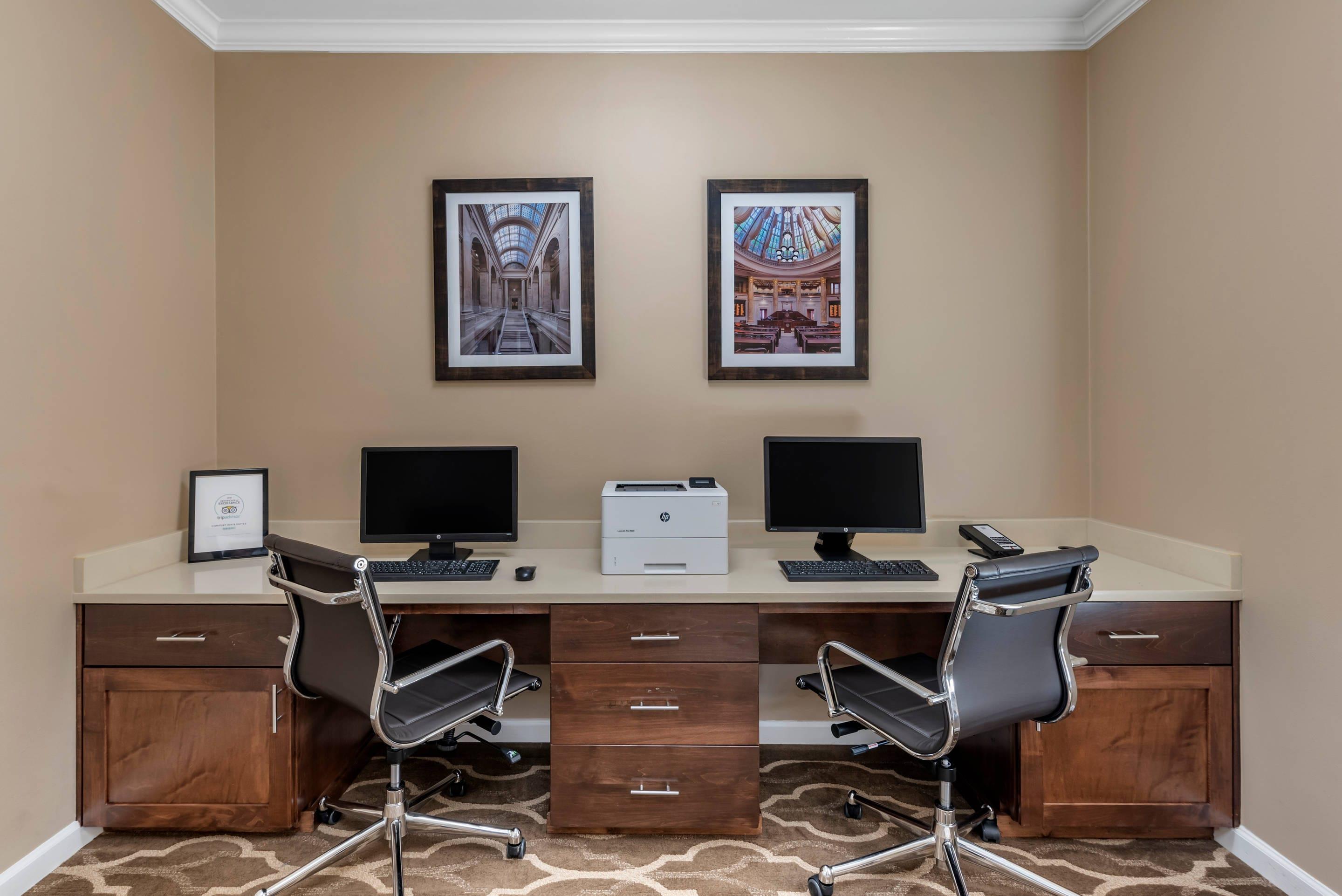 Business center | Comfort Inn & Suites Bryant - Benton