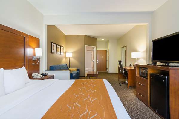 Suite - Quality Suites Springdale - I-49, Exit 72