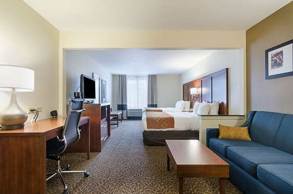 Suite - Quality Suites Springdale - I-49, Exit 72