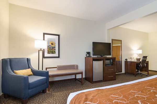 Suite - Quality Suites Springdale - I-49, Exit 72