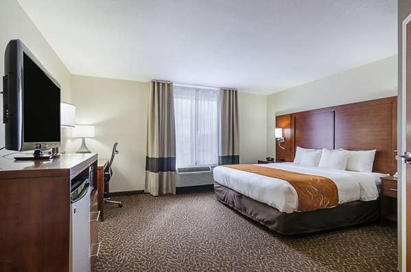 Suite - Quality Suites Springdale - I-49, Exit 72