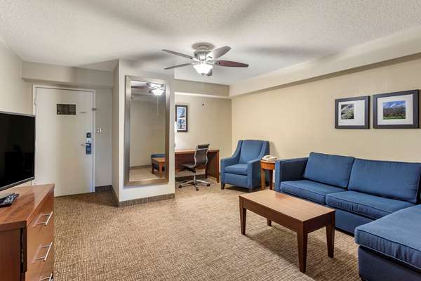 Suite - Comfort Inn & Suites Little Rock Airport