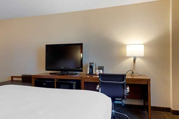  - Comfort Inn & Suites Downtown Little Rock - I-30, Exits 140 & 140B