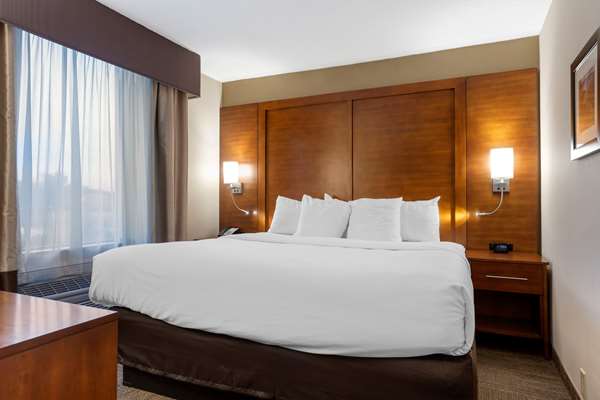 Suite - Comfort Inn & Suites Downtown Little Rock - I-30, Exits 140 & 140B