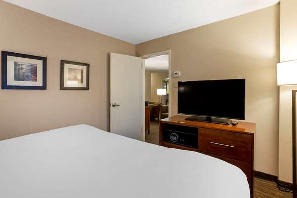 Suite - Comfort Inn & Suites Downtown Little Rock - I-30, Exits 140 & 140B