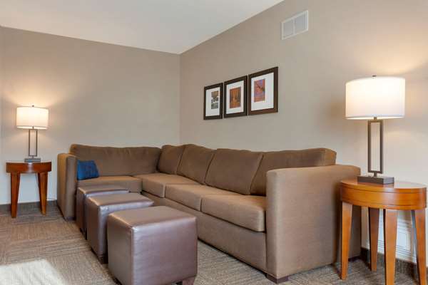 Suite - Comfort Inn & Suites Downtown Little Rock - I-30, Exits 140 & 140B