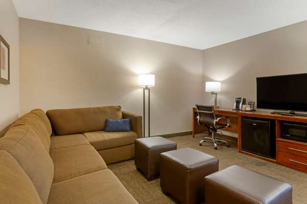 Suite - Comfort Inn & Suites Downtown Little Rock - I-30, Exits 140 & 140B
