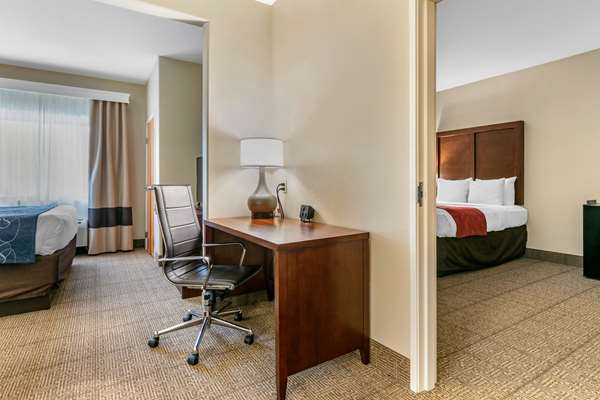 Suite - Comfort Suites Batesville
