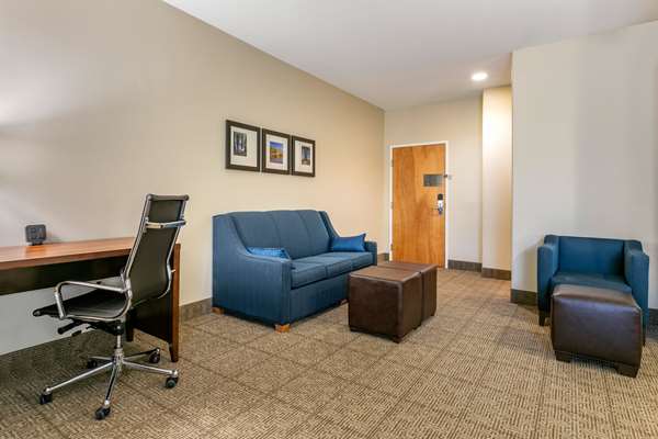 Suite - Comfort Suites Batesville