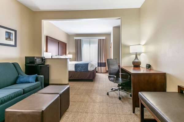 Suite - Comfort Suites Batesville