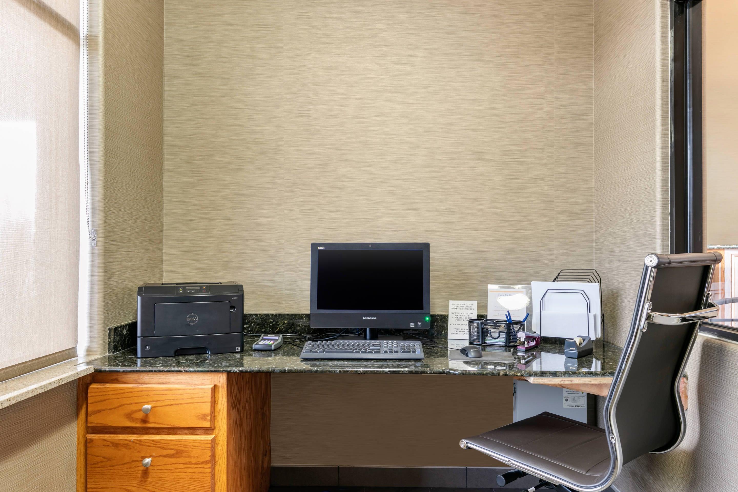 Business center | Comfort Suites