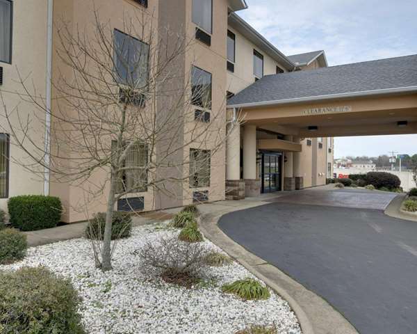 Exterior view - Quality Inn & Suites Malvern - I-30, Exit 98