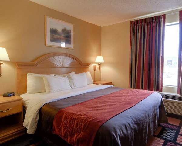 Suite - Quality Inn & Suites Malvern - I-30, Exit 98