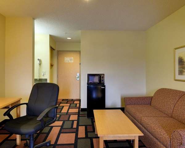 Suite - Quality Inn & Suites Malvern - I-30, Exit 98
