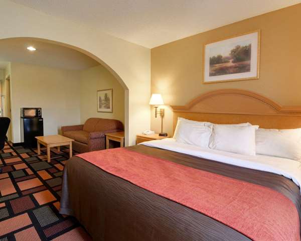 Suite - Quality Inn & Suites Malvern - I-30, Exit 98