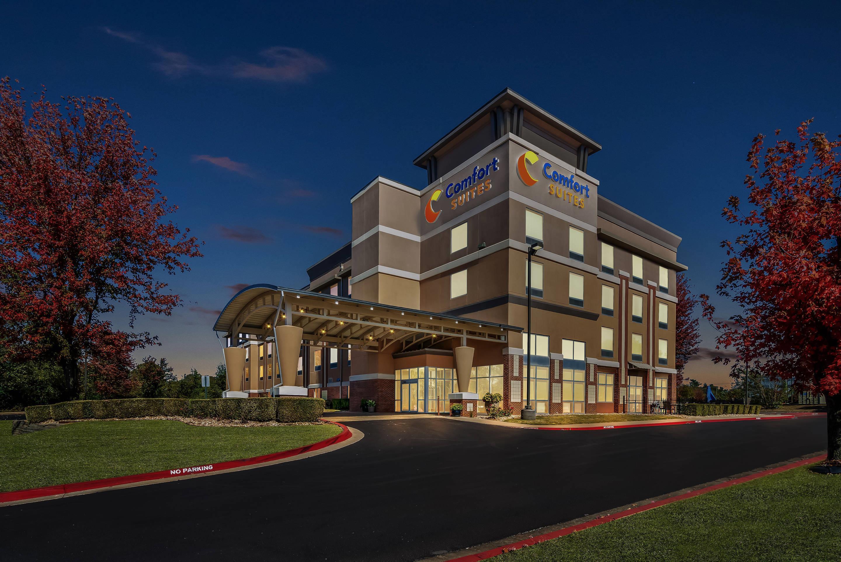 Twilight | Comfort Suites Bentonville - Rogers