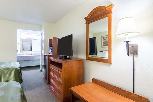  - Quality Inn & Suites Alma - I-40, Exit 13