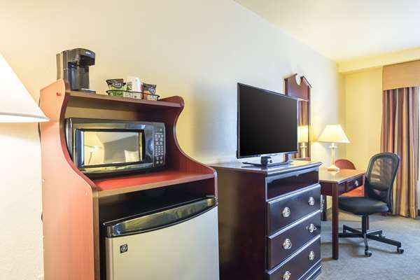  - Quality Inn & Suites Alma - I-40, Exit 13