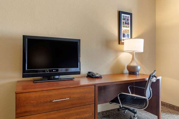  - Comfort Inn Russellville - I-40, Exit 84