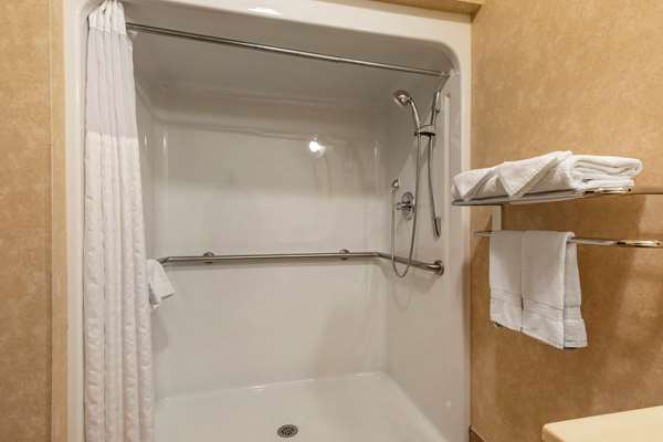  - Comfort Inn Russellville - I-40, Exit 84