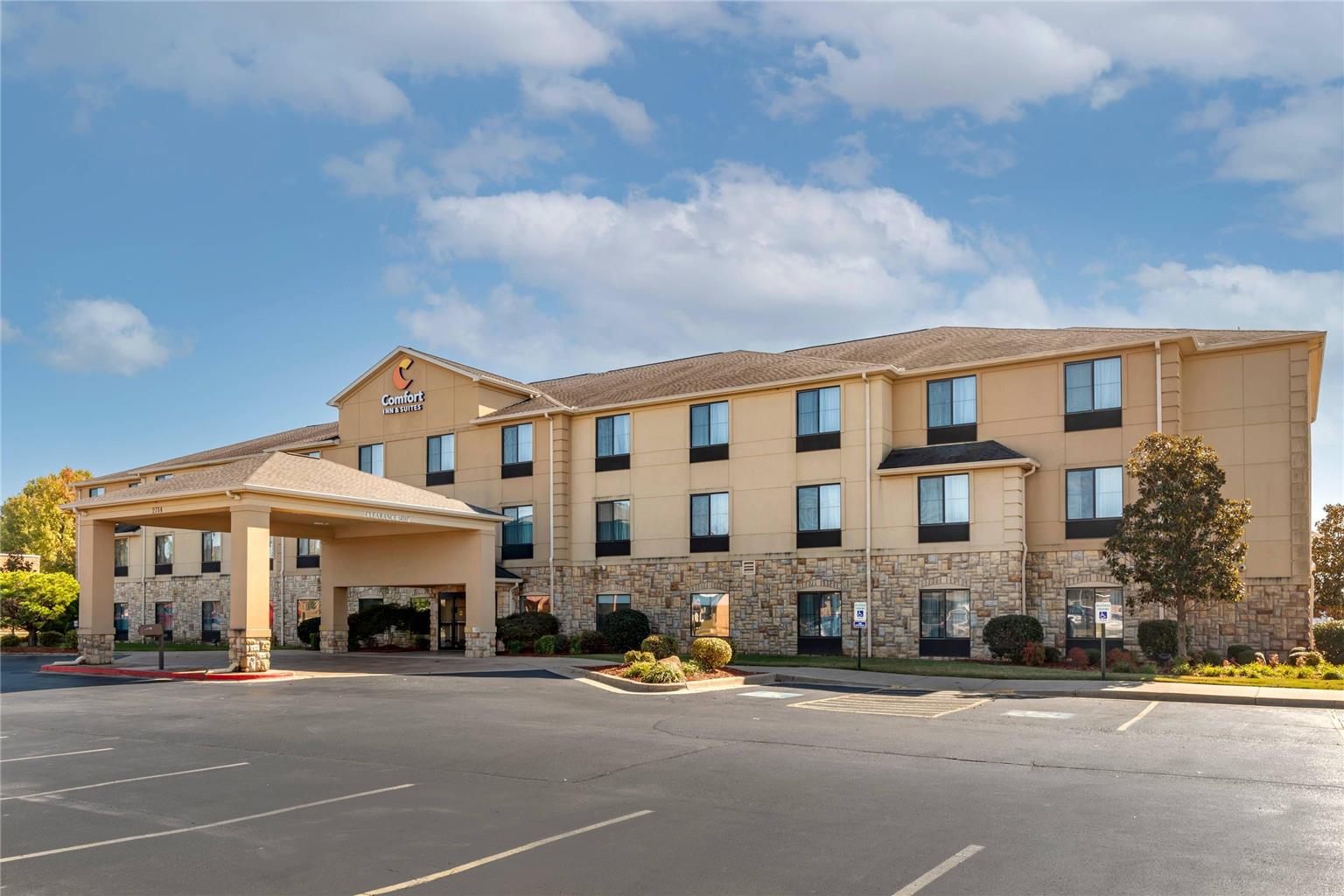 Comfort Inn & Suites