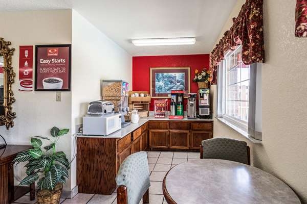 Amenities - Econo Lodge Brinkley - I-40, Exit 216