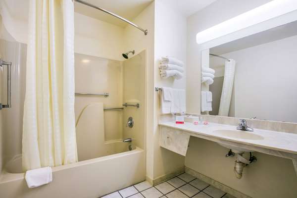  - Econo Lodge Brinkley - I-40, Exit 216