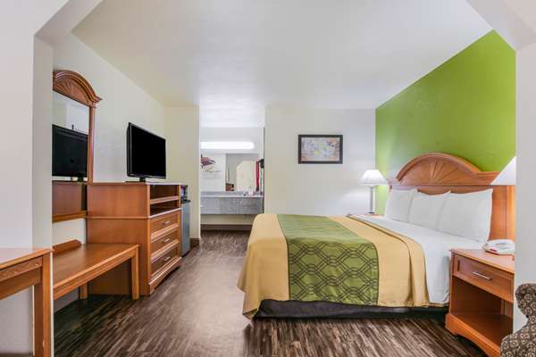 Suite - Econo Lodge Brinkley - I-40, Exit 216