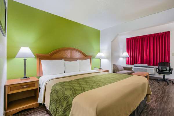 Suite - Econo Lodge Brinkley - I-40, Exit 216