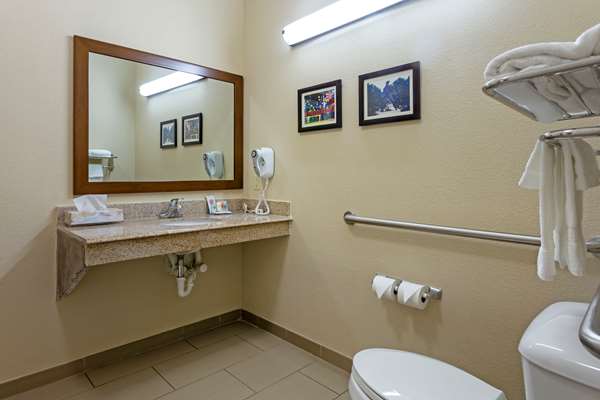  - Comfort Inn Marion - I-55, Exit 10