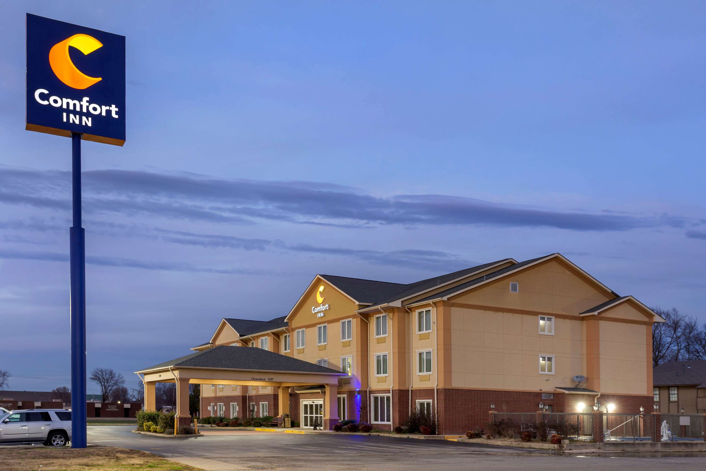 Hotel exterior | Comfort Inn Marion